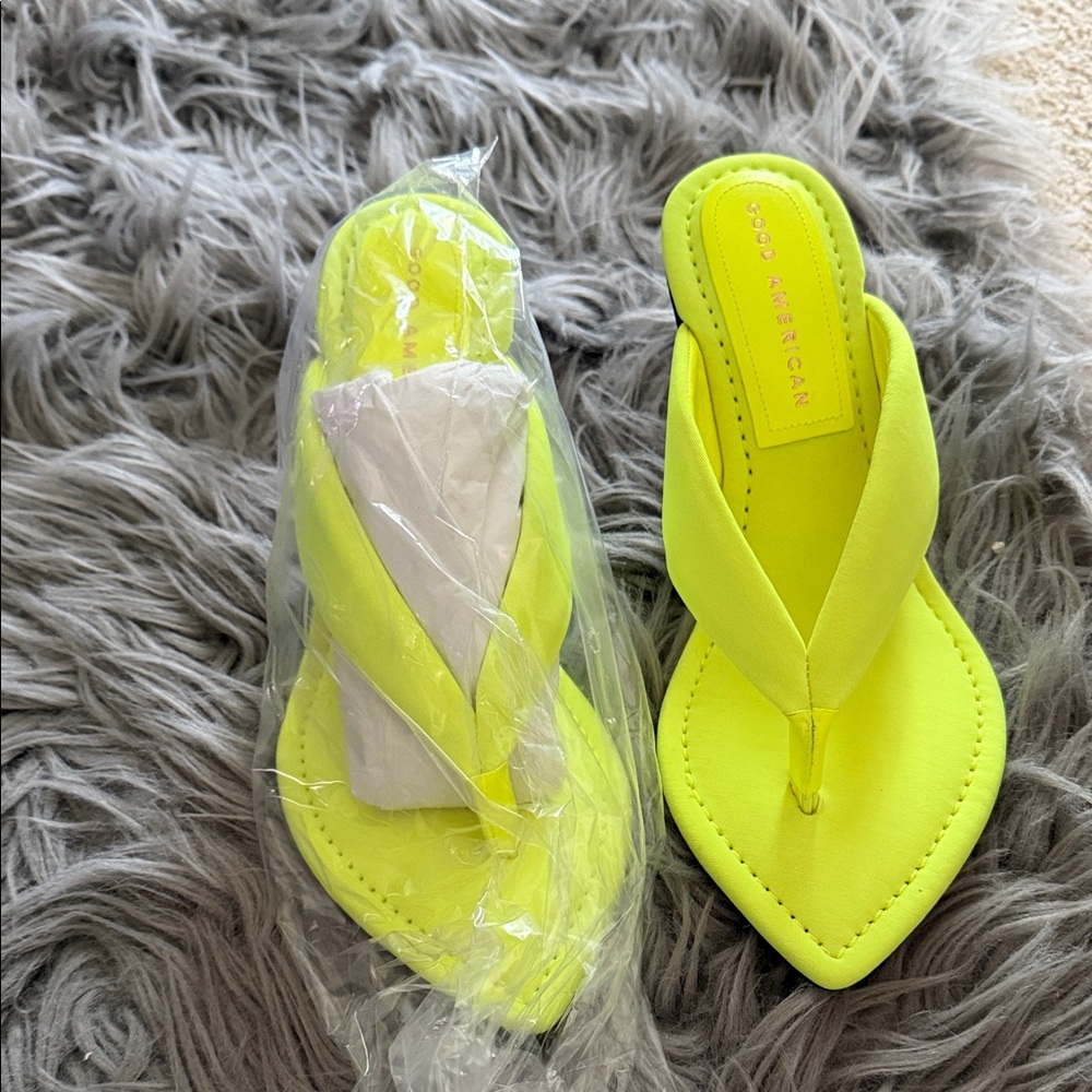 Good American Women's Bright Yellow Sandals